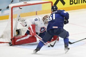 Kumpi kerää enemmän katsojia: KAJ:n ja Erikan Euroviisut vai Leijonien jääkiekko?