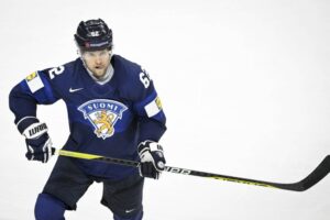 Leijonien puolustukseen kokenut vahvistus – hyökkääjän pelikunto kysymysmerkki